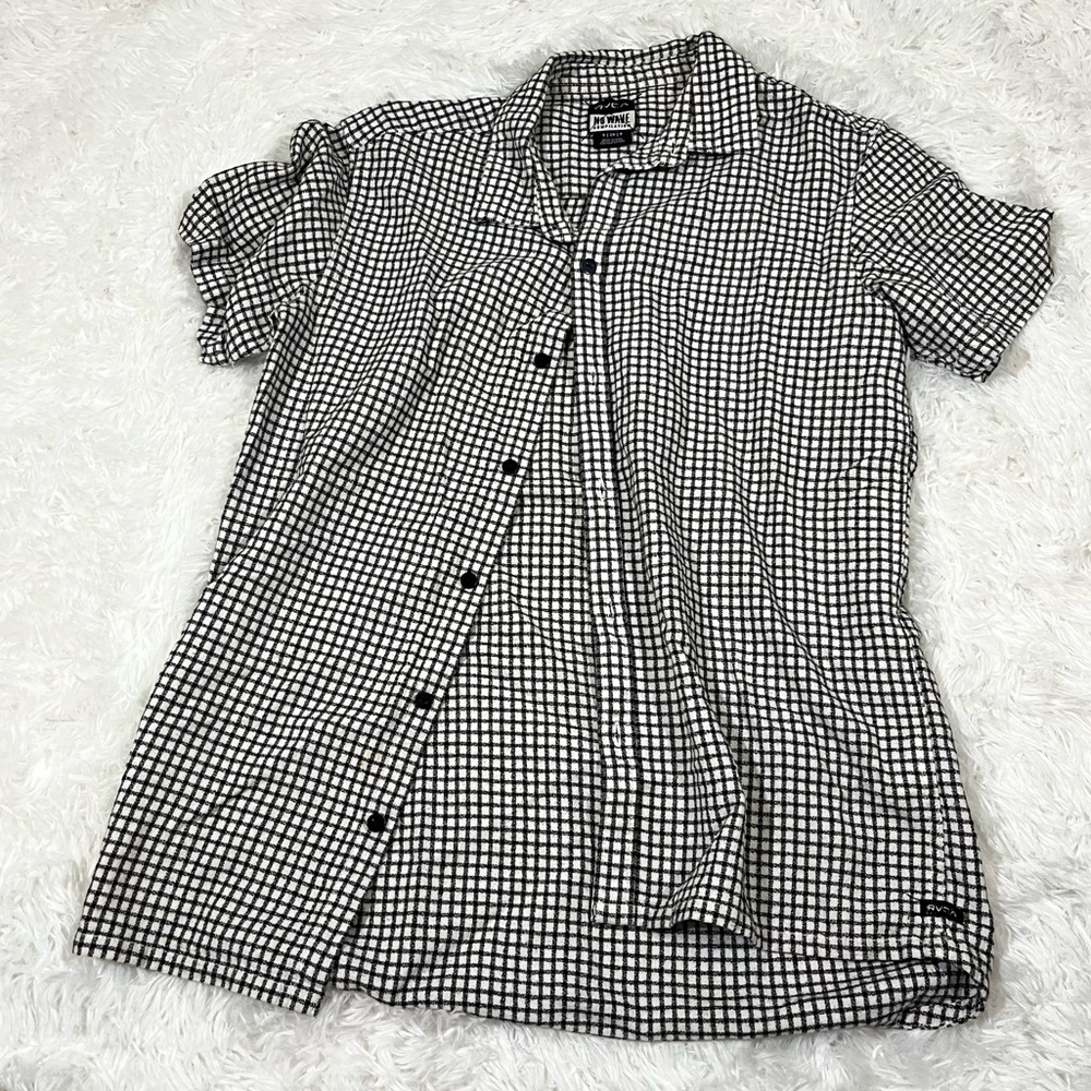 RVCA Checkered Black and White‎ Button up

Size S

Button up, surf skate